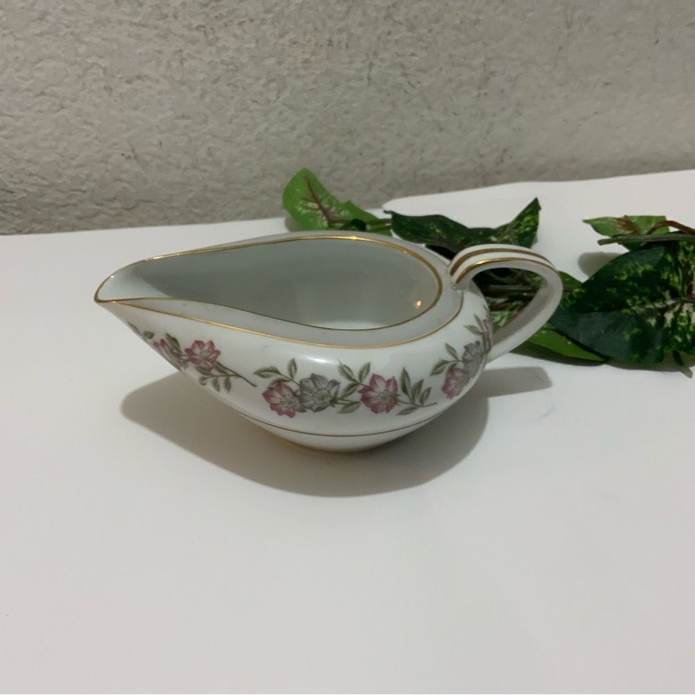 Noritake 5433 Creamer Red and Gray Flowers Gray Band Japan G5